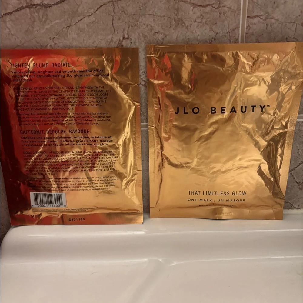 2 JLO Beauty That Limitless Glow Mask